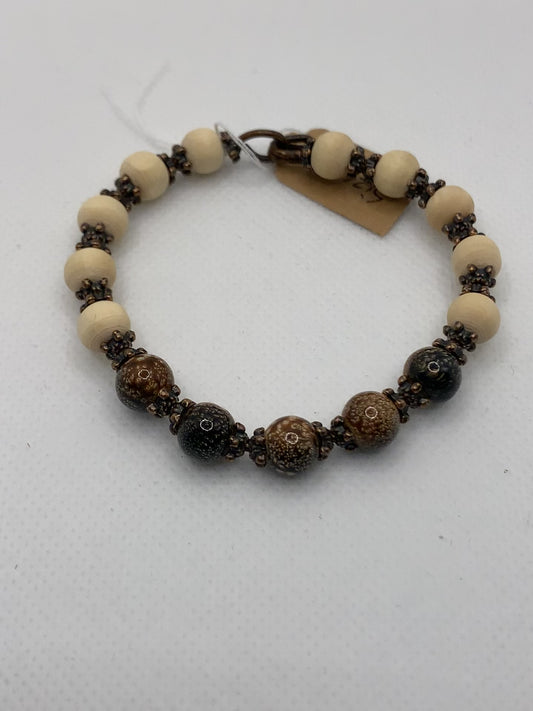 Wood and speckled brown beaded bracelet