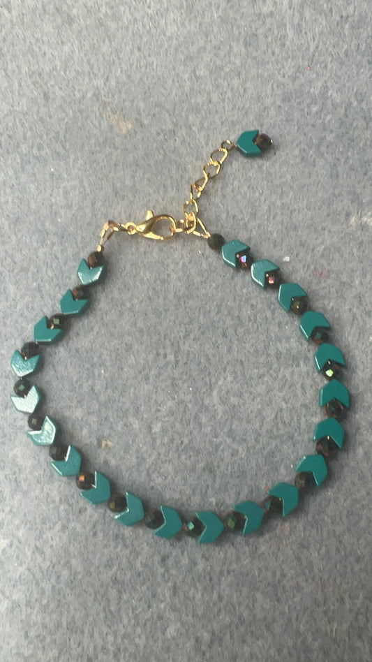 Green Chevron with Hematite Crystals with Gold Bracelet