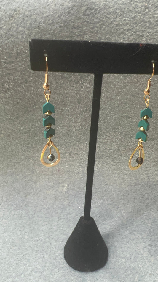 Green Chevron with Hematite Crystals with Gold Earrings