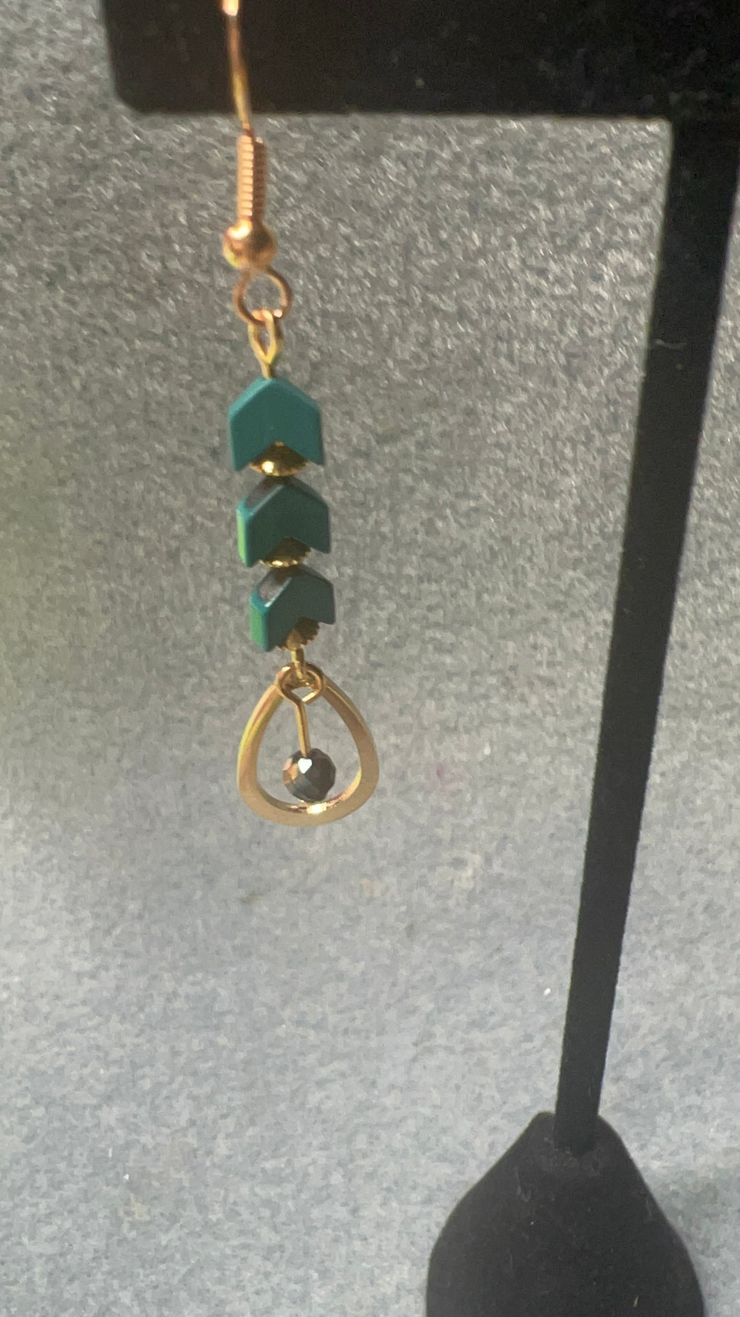 Green Chevron with Hematite Crystals with Gold Earrings