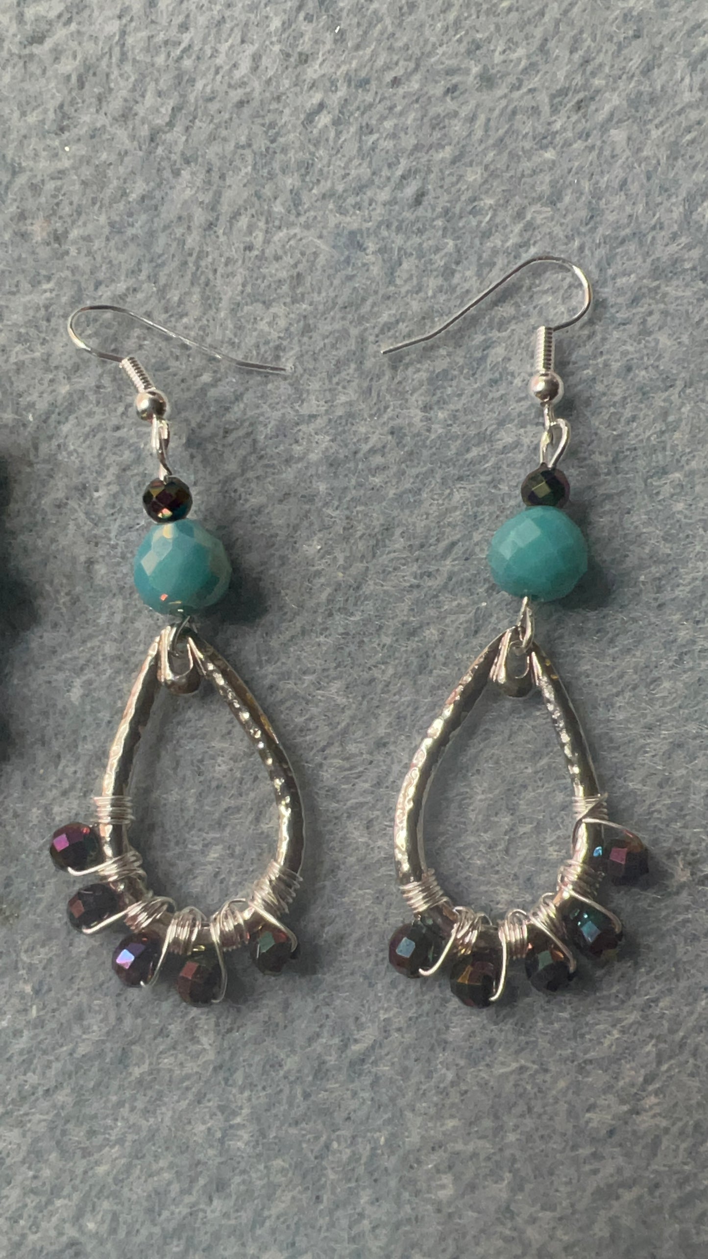 Teal Crystals and Hematite with silver Bracelet with matching Teardrop Earrings