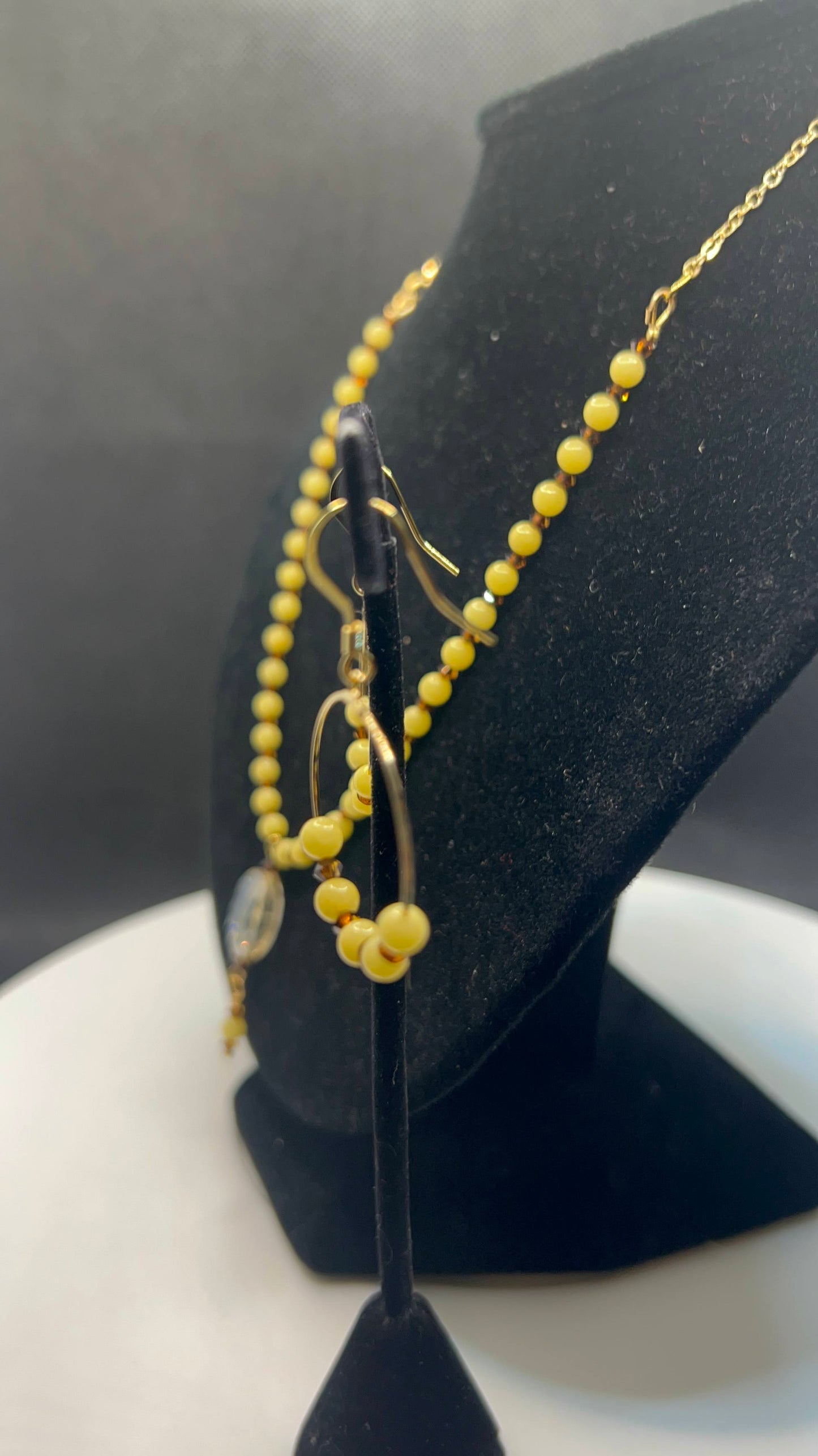 Yellow Jade and Amber Crystals with Gold Chain Necklace and Earrings