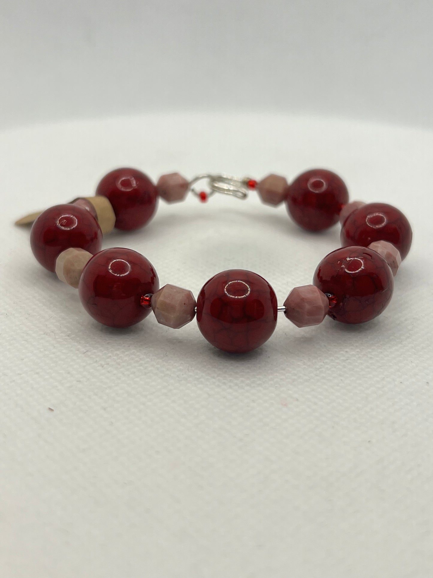 Red Crackle Large Beads with Rose Gemstones Bangle