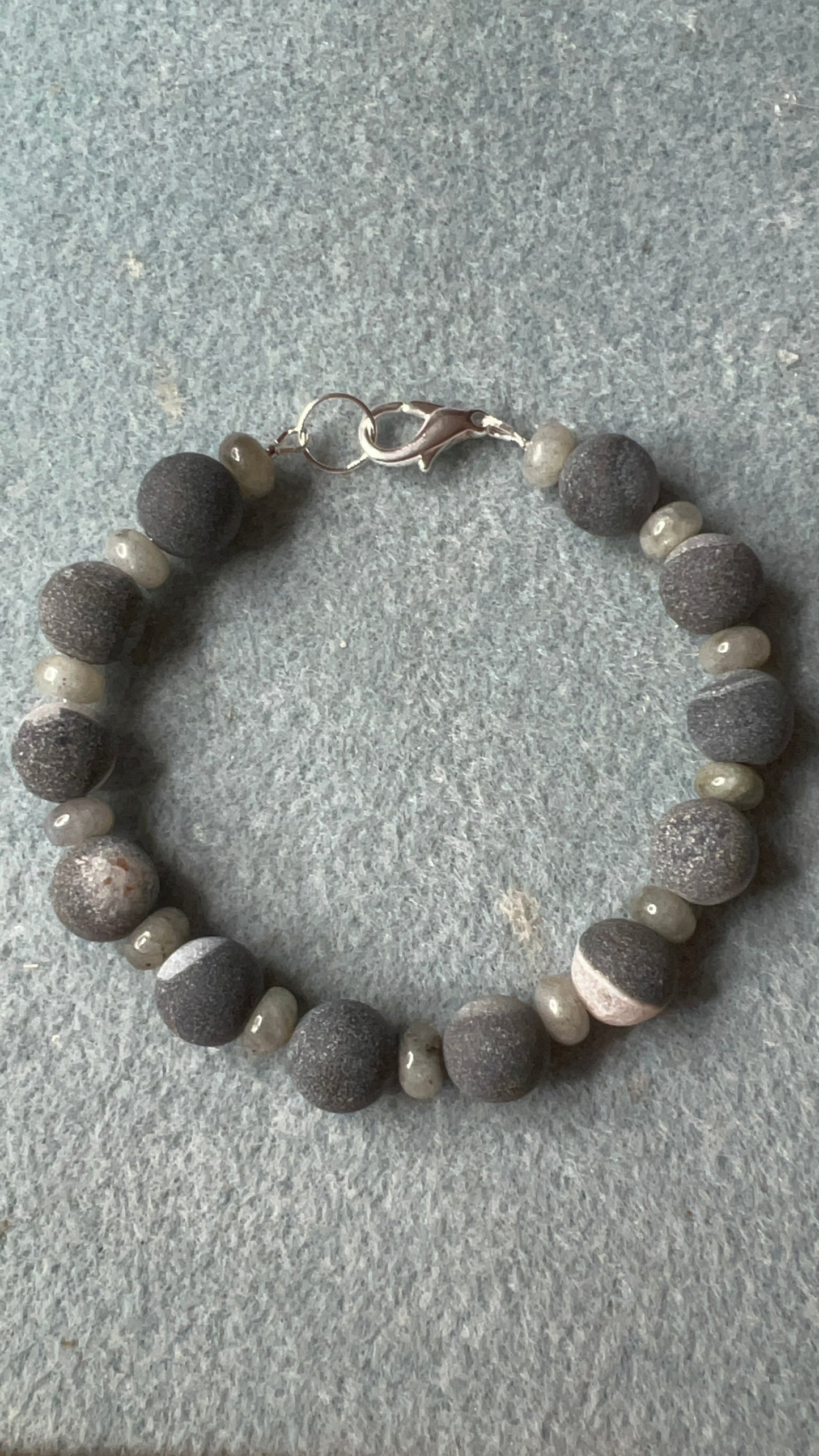 Gray Labradorite and black_Gray Agate Bracelet